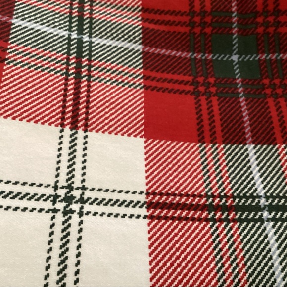 Threshold Red and Green Plaid Holiday Queen Sheet set. - Picture 3 of 8
